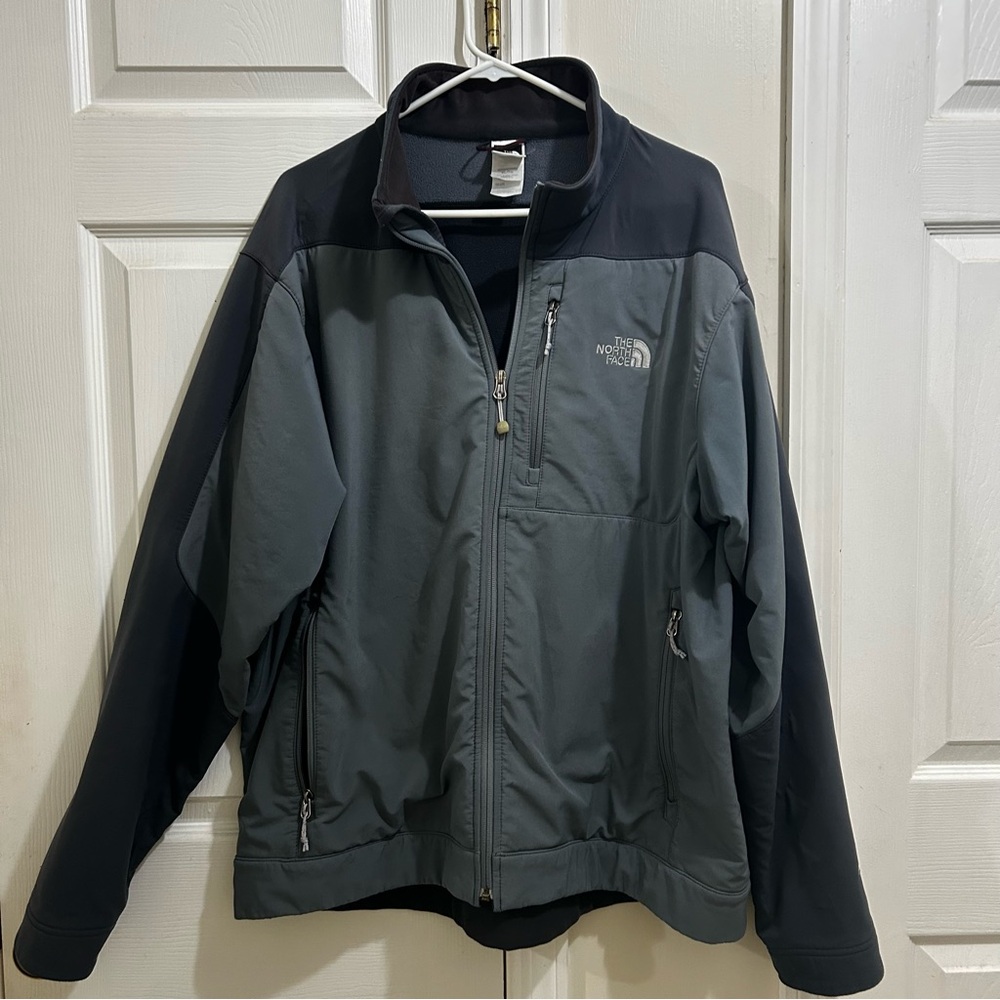 The North Face Men's Gray & Black Performance Jacket